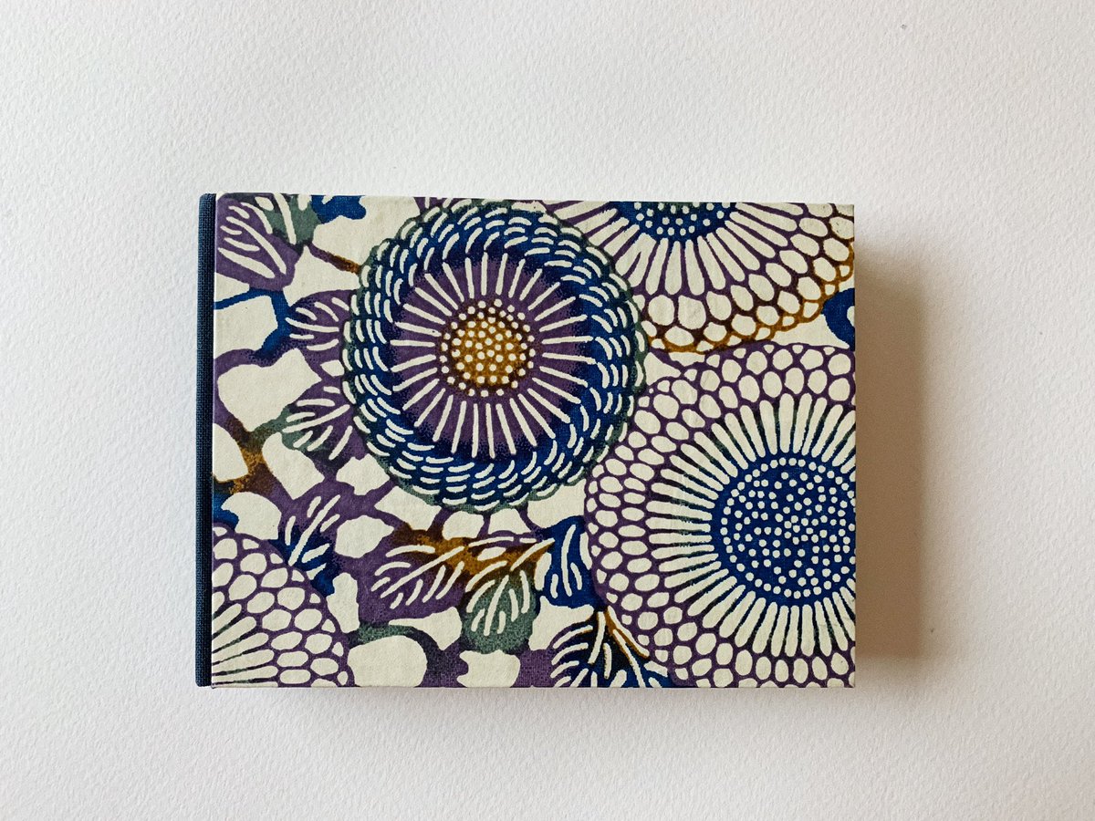 i could stare at this paper forever

#bookbinding #bookbinder #bookarts #SmallBusiness #handmadebook #katazome #chiyogami
