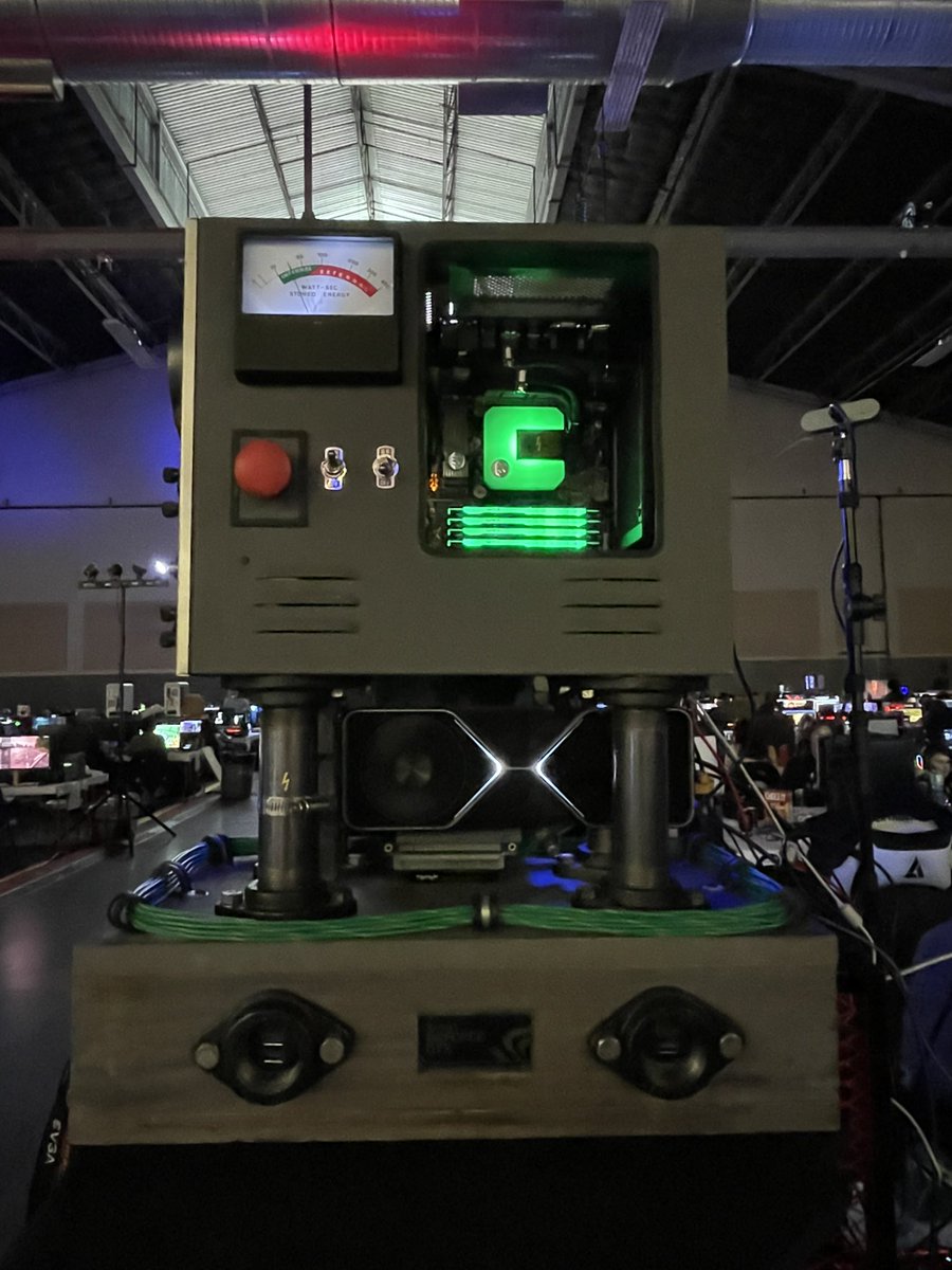 retroPCmods's tweet photo. @ZOTAC_USA @PDXLAN I’ve been coming to @PDXLAN for 17 years, and the best part is seeing friends you only get to see at the event, chatting with sponsors face-to-face, and the mods 👊
Thanks for sponsoring the event @ZOTAC_USA ! https://t.co/QXKZZI6NOw