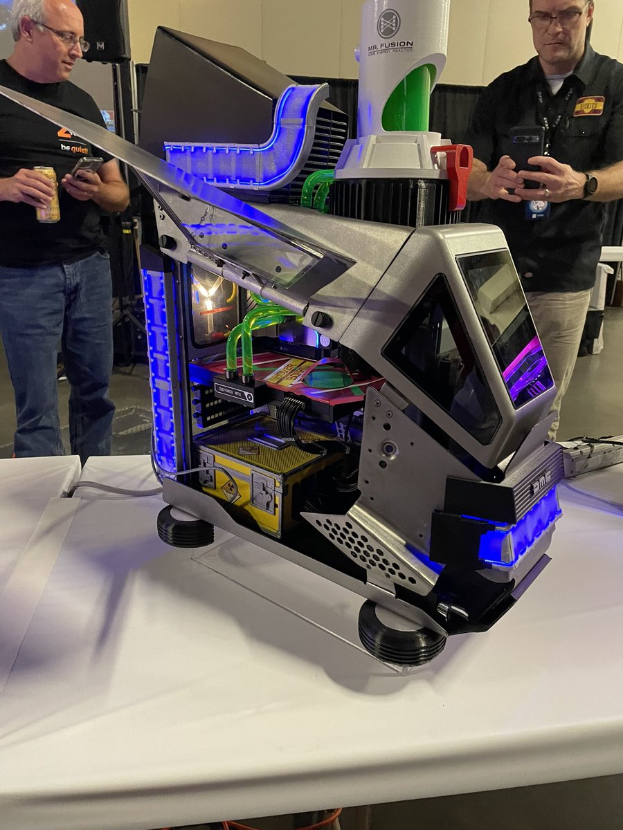 retroPCmods's tweet photo. @ZOTAC_USA @PDXLAN I’ve been coming to @PDXLAN for 17 years, and the best part is seeing friends you only get to see at the event, chatting with sponsors face-to-face, and the mods 👊
Thanks for sponsoring the event @ZOTAC_USA ! https://t.co/QXKZZI6NOw