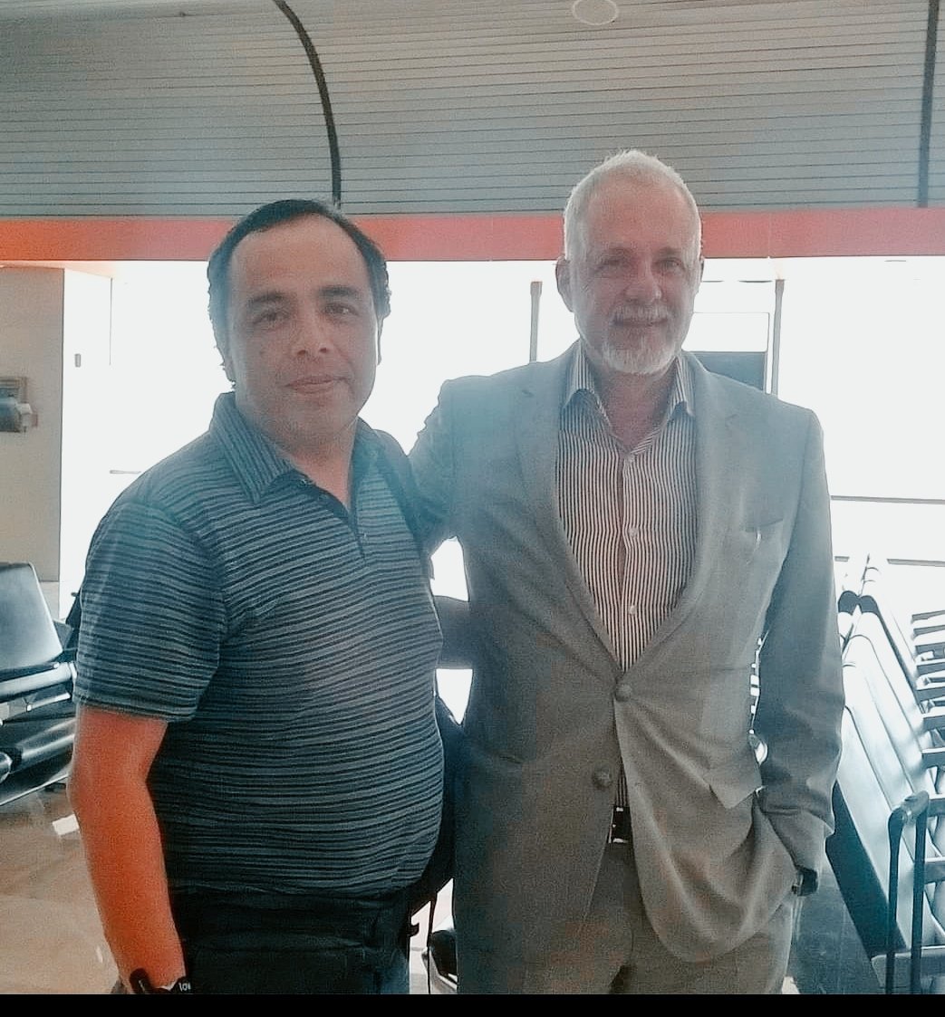 MFernandoGuzman's tweet photo. Con el fallecimiento de Raúl Padilla acaba una época en la política estudia ntil,  a la sombra del árbol https://t.co/61K2EIr5wj