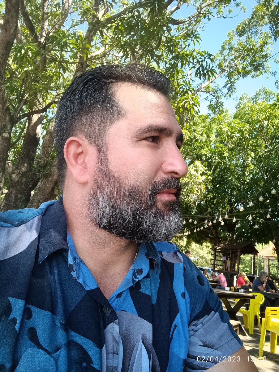 danieldayan94's tweet photo. Boa tarde 
MT Cuiabá 
Hoje é dia duma boa relaxada .
Tomar uma cervejinha comedida .
Claro Heineken 
O ser humano merece um bife 🥩 bom no almoço um ovo 🍳 e um arroz branco 😋 https://t.co/qJPLN02caT