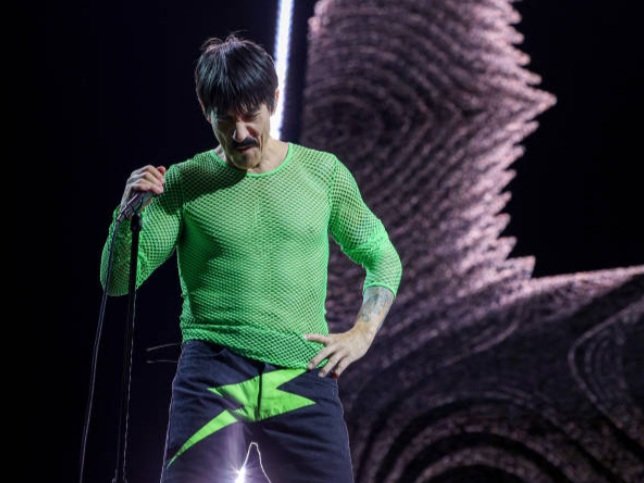 ChiliPeppersArg's tweet photo. Fotos de Red Hot Chili Peppers en Las Vegas ! 🇺🇸

📸 Ethan Miller

Can't Stop
Scar Tissue
Dani California
Aquatic Mouth Dance
Parallel Universe
Tippa My Tongue
Soul to Squeeze
Right on Time
Reach Out
I Like Dirt
Don't Forget Me
Californication
The Heavy Wing
Black Summer
By the Way
-----
I Could Have Lied
Give It Away