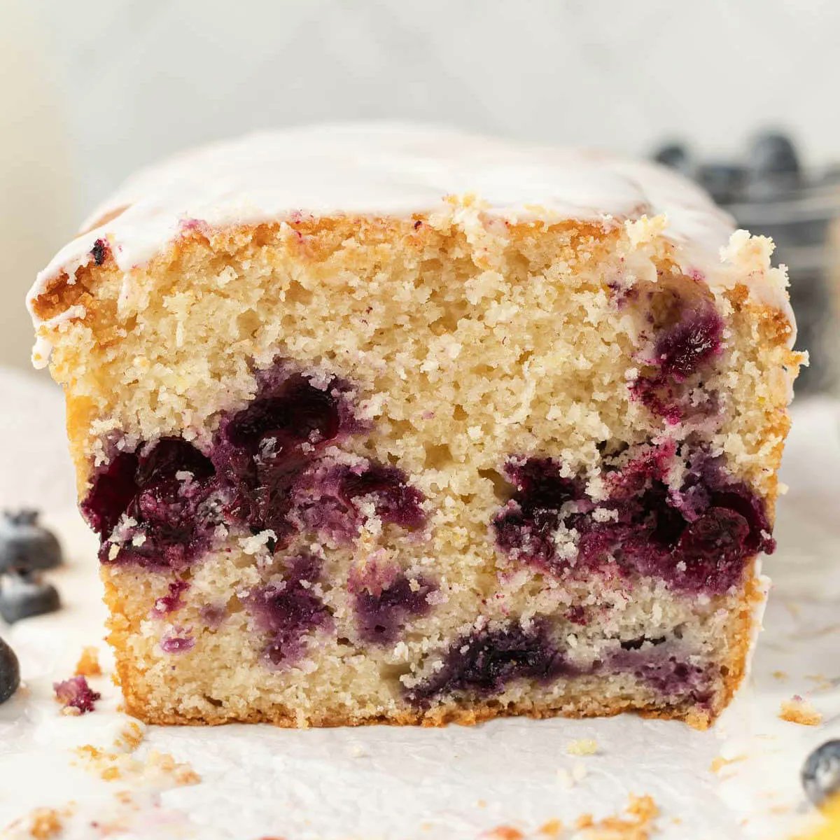 livewellbake's tweet photo. This lemon blueberry bread is sure to be a new favorite!✨ A combination of oil and sour cream prevents the quick bread from drying out, while lemon juice and zest adds lots of tangy flavor. #lemonbread #lemonblueberry #bread #lemonloaf https://t.co/5s7KSkCihI https://t.co/4uSh5ZUidA