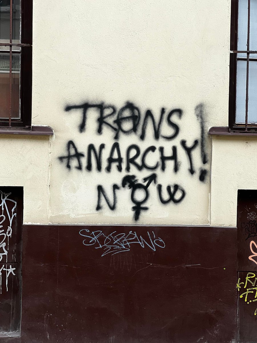 GraffitiRadical's tweet photo. "Trans Anarchy Now"
Seen in Bratislava, Slovakia https://t.co/BblH5BXEE5