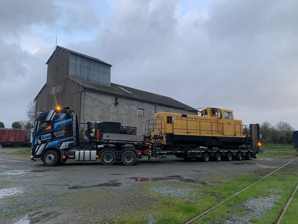 Vous avez aimé la première locomotive ? Vous allez adorer la seconde ! Arrivée vendredi matin, elle va perdre sa robe jaune à partir de demain pour changer de look !
#patrimoine #vendee #vendeebocage #paysdemortagne