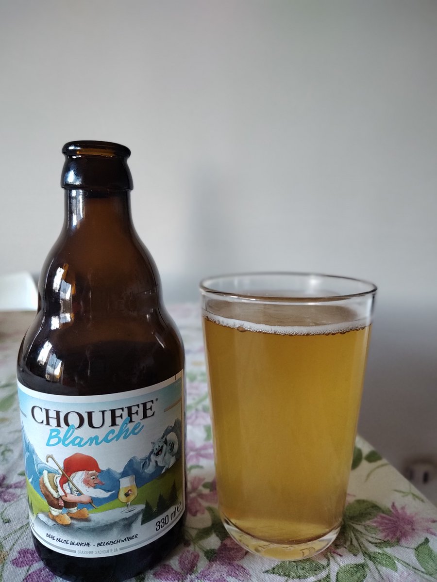 mediabionda's tweet photo. #lachouffe mi è sempre piaciuta, in molte delle sue declinazioni. Oggi mi sono goduto la #blanche, che non ha deluso le mie aspettative. Grado alcolico medio ben retto, colore brillante sul torbido, dissetante. Merita.
#birra #degustazionebirra #carls #birrabelga https://t.co/jfmaYxXYTN