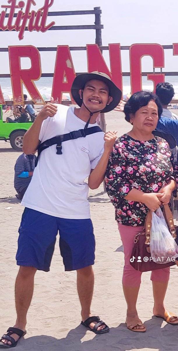 hndseputra's tweet photo. @hrdbacot Project Support (Kontraktor). Alhamdulilah tahun ini mudik ke kediri, anak kedua dengan segala ke random an nyaaa. 28thn #anakrantau https://t.co/iyV8LG8Q0R