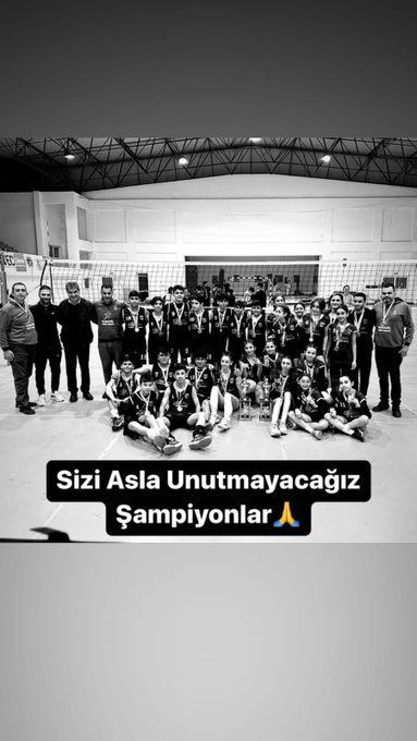 Bu onurlu nöbetin bir ferdi olduğum için gururluyum çünkü omurgali bir duruşa hasret kalmışım Ülkemde kavga dövüş almış depremin acılarının yerini magusa ise adalet peşinde #isiasadaletnöbeti