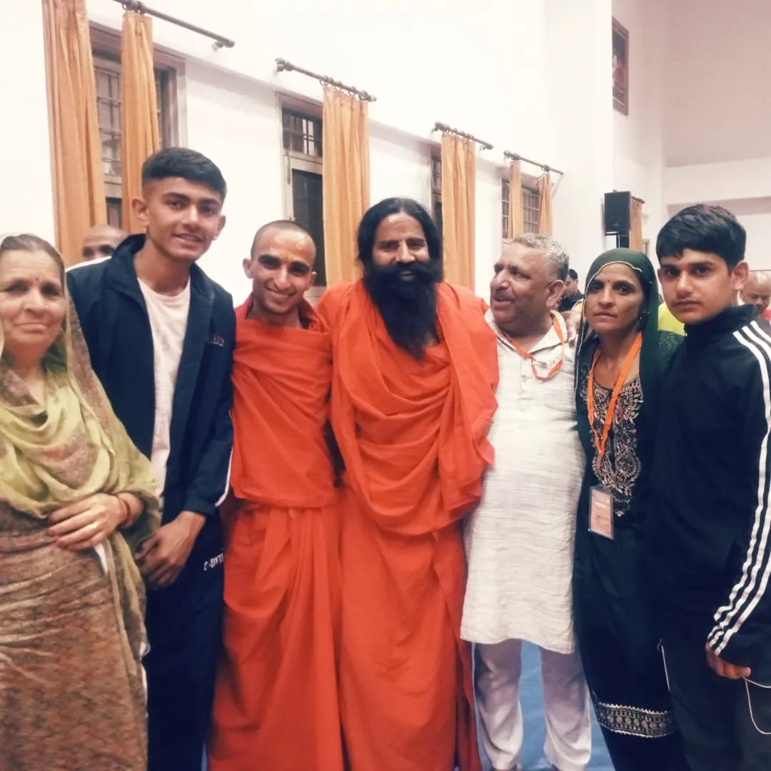 deepaksharmajk's tweet photo. विश्व के योग गुरु स्वामी रामदेव जी द्वारा(jammu) (कनेडी) चौकी चौरा  से मनोज कुमार शर्मा जी ने लिया सन्यास इस रामनवमी पर अब मनोज कुमार शर्मा जी का नाम स्वामी प्रसन्न देव जी महाराज हो गया है
जो कि स्वामी रामदेव जी द्वारा घोषित किया गया है
जय श्री राम🙏
@ImRavinderRaina
@AmitShah https://t.co/FtXRwdmmXW