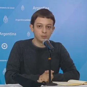 Trumperizar's tweet photo. Los pibes en 1982 / Les pibes en 2023 https://t.co/Hm90gXBrou