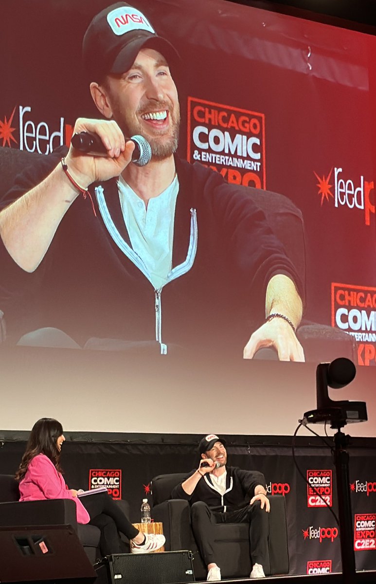stanforsstan87's tweet photo. A few pics of @ChrisEvans at his Spotlight Panel at @c2e2 #c2e2 #c2e223 #c2e22023 #chrisevans #C2E2ChrisEvans https://t.co/5HZC8D1YYE