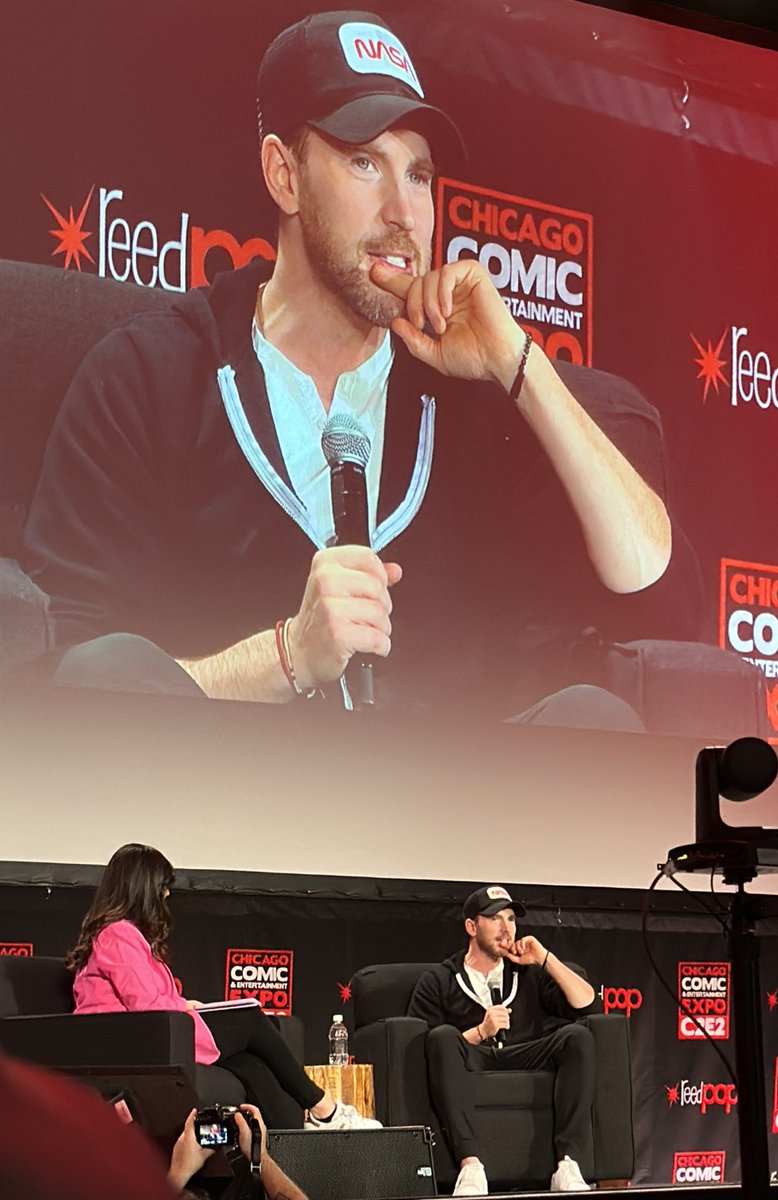 stanforsstan87's tweet photo. A few pics of @ChrisEvans at his Spotlight Panel at @c2e2 #c2e2 #c2e223 #c2e22023 #chrisevans #C2E2ChrisEvans https://t.co/5HZC8D1YYE