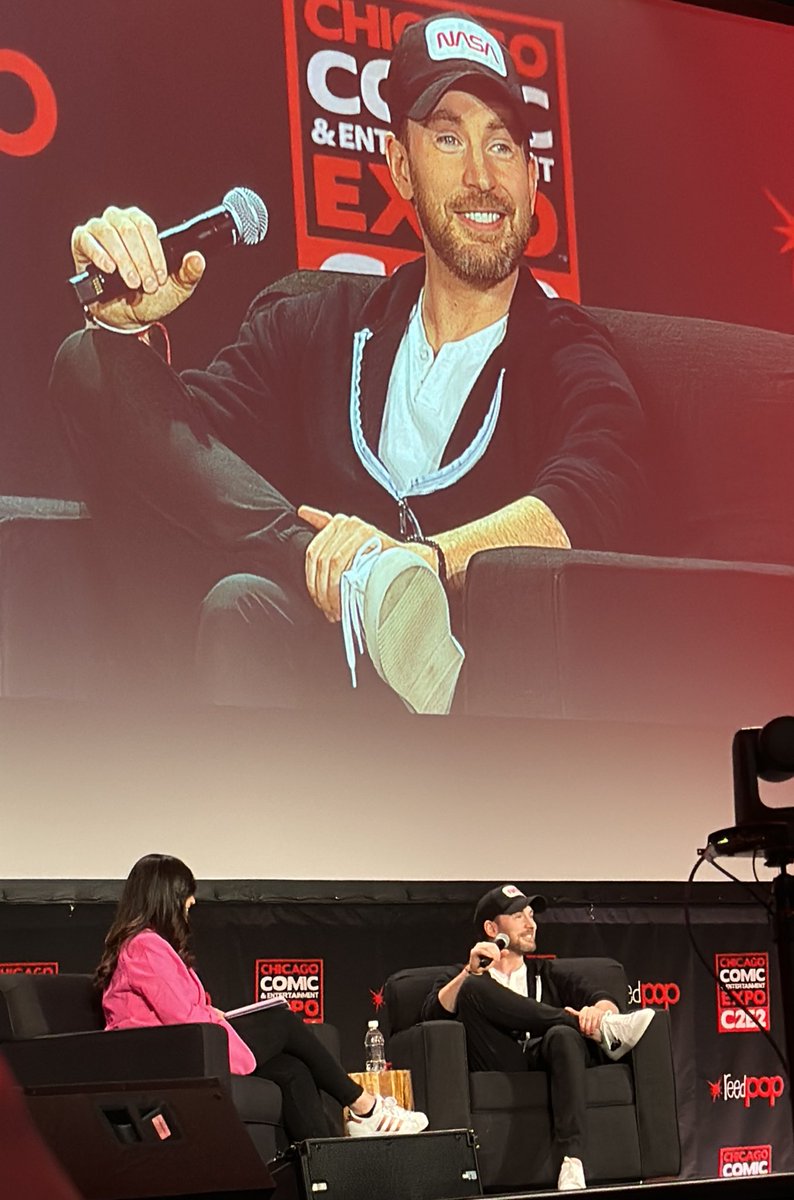 stanforsstan87's tweet photo. A few pics of @ChrisEvans at his Spotlight Panel at @c2e2 #c2e2 #c2e223 #c2e22023 #chrisevans #C2E2ChrisEvans https://t.co/5HZC8D1YYE
