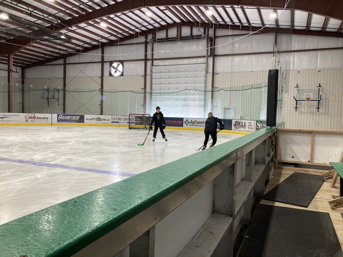 knoll_eric's tweet photo. My kids couldn’t believe that they could skate for free anytime they wanted at the Warren Recreation Center. What a great addition to the community! https://t.co/Hh7mdppInC