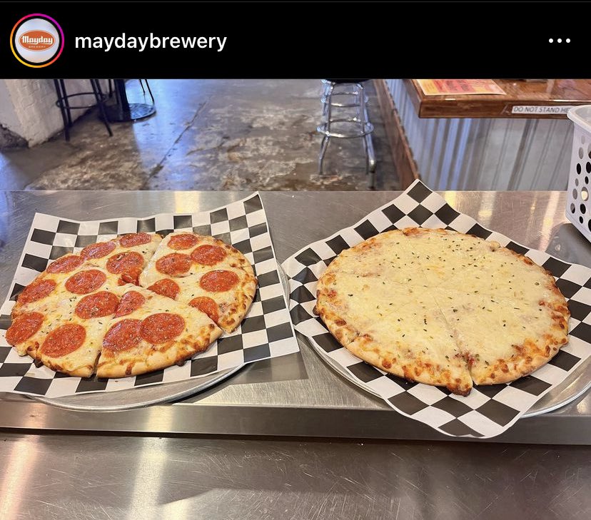 $5 pizza all day Sunday! #mayday #lovethepeople #lovethebeer #beerhugsandrockandroll #murfreesborotn #pizzaandbeer #middletn #theboro #drinklocal #craftbeer 🍕🍺