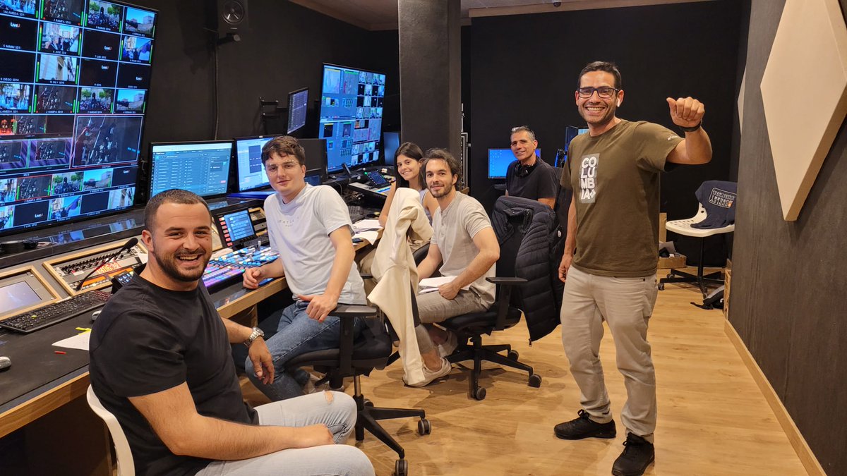 101tvMalaga's tweet photo. 🔔La cara B de la #SemanaSanta en 101TV. ¡EQUIPAZO!📷

#SSanta101tv @ssanta101tv https://t.co/txKpomqnNg