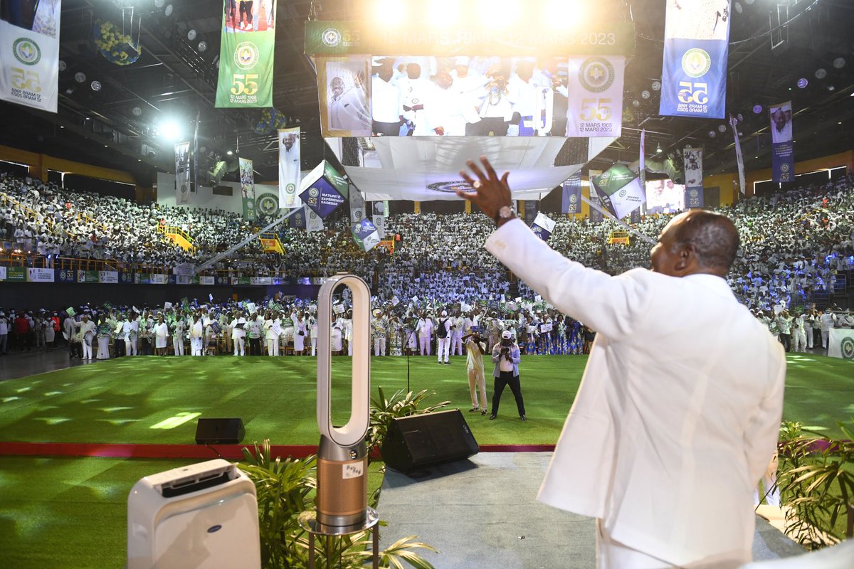 Ali Bongo Ondimba tweet media