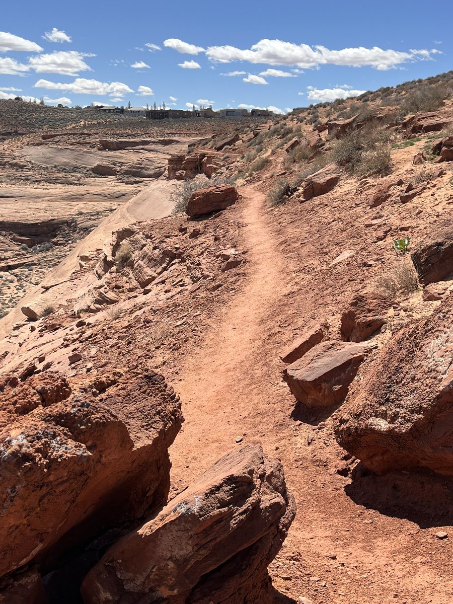 NearAndFarAZ's tweet photo. This trail is #PageAZ is called the #RimViewTrail and it’s no exaggeration! The views of #LakePowell &amp; the #ColoradoRiver &amp; #TowerButte are outstanding 🧡💙💛

@PageLakePowell #PageLakePowell #ArizonaSky https://t.co/tWB4fmcZAT