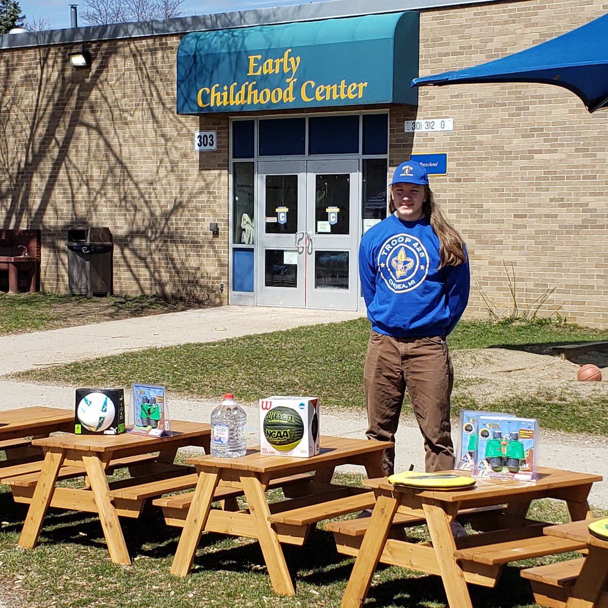 LisaLNickel's tweet photo. Thank you Caleb Peterson for your amazing Eagle Scout project! The preschoolers will love the new picnic tables and outside toys! What a surprise for  them tomorrow! https://t.co/LBsTcKNMhs