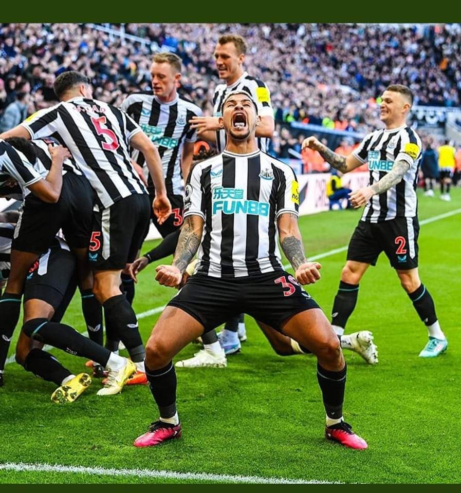 SMukangai's tweet photo. FT: Newcastle 2-0 Man United.

#NEWMUN #Tenhag 

Photo Courtesy. https://t.co/gLPb45ZSk5