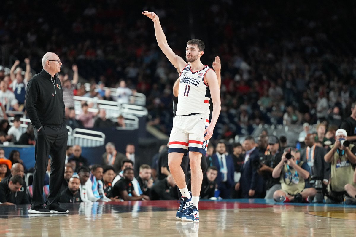 BIGEASTMBB's tweet photo. about last night...
@UConnMBB x #BEdancing https://t.co/Ac484LpWuF