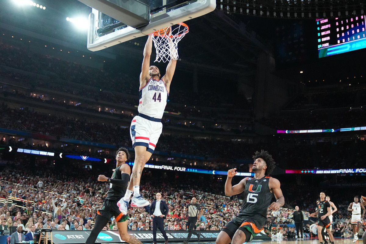 BIGEASTMBB's tweet photo. about last night...
@UConnMBB x #BEdancing https://t.co/Ac484LpWuF