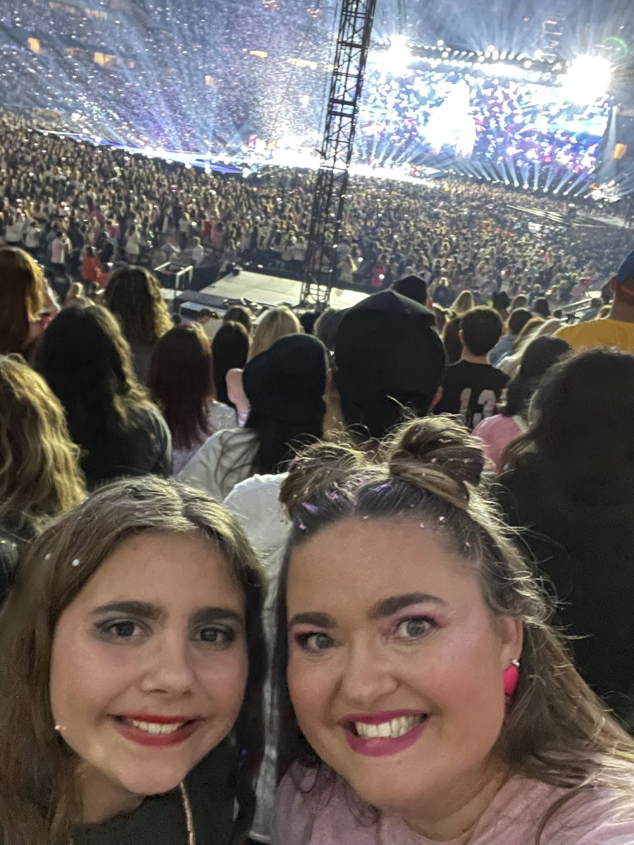 tnt_ca's tweet photo. @taylornation13 @taylorswift13 LOOK WHAT YOU MADE US DO 💝💝💝 https://t.co/ObcZ9oA5Nf