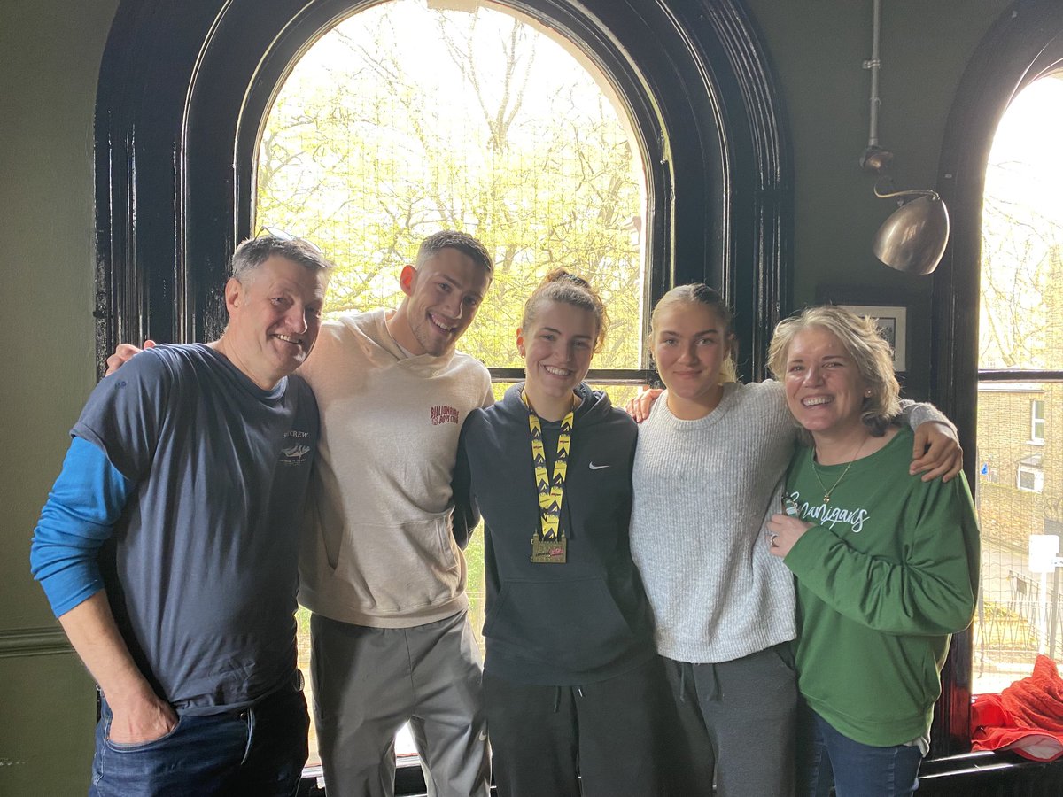 peterrollob's tweet photo. Huge congrats to Jess for smashing out 2hrs 10mins in today's London Landmarks half-marathon. Totally amazing!! 🏃‍♀️ 🏅 #LLHM2023 https://t.co/XpC2qvKAc5