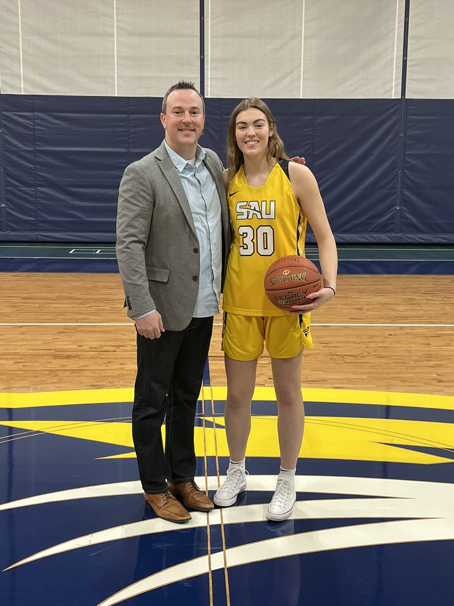 _alexcharless's tweet photo. Very excited to receive the opportunity to continue my academic and athletic  career at Spring Arbor! 💛💙@SAUCougarsWBB @CoachAl_Scott @iamtwillis https://t.co/xU6OPooVtW