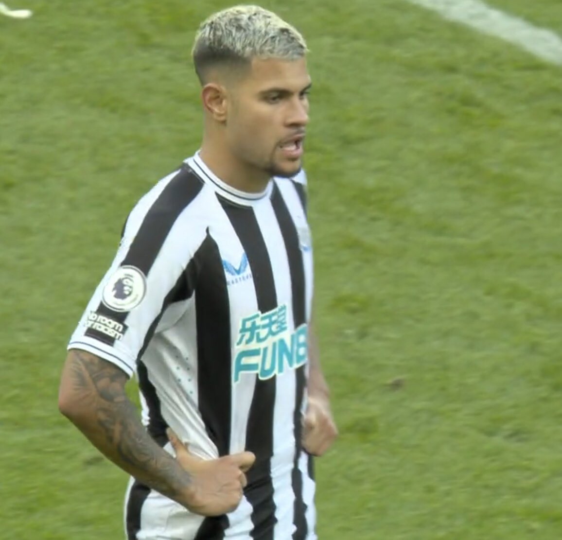 SkySportsStatto's tweet photo. ⭐️ Player of the Match, @NUFC’s Bruno Guimaraes 
59 touches
38/42 passes completed
9/15 duels won
4 tackles
3 successful dribbles
11.1km distance https://t.co/4bvDUgaoAg