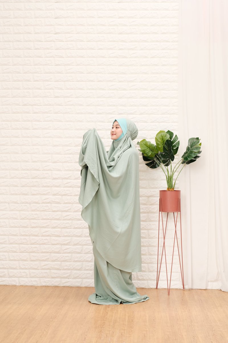 shemaabayaa's tweet photo. Masih ada varian Baby Pink, Abu Misty, Dusty Green, Milo, Putih, Ungu Tua sampai Lilac dan Teracota!!!

Bintang 5 di tokped 😍✅ udah banyak juga yg repurchase bahkan untuk dijadiin kado dan seserahan!!! Persiapan mukena untuk lebaran atau utk hampers🙈💓

https://t.co/zqjfrhrZi3 https://t.co/gNjbprAHVb