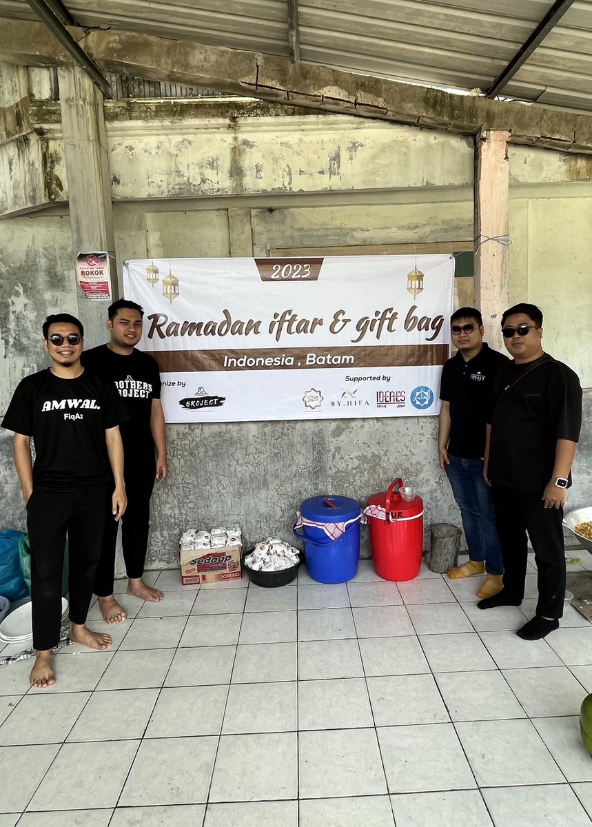 fajarsiddiqFS's tweet photo. Today’s mission was successful to help the poor & needy orphanage project at Batam, Indonesia for Ramadan Iftar & Gift Bag 🤲🥰✨🇸🇬🇮🇩 #Ramadan1444 #ramadan #iftarproject https://t.co/dmRMxrlpgX
