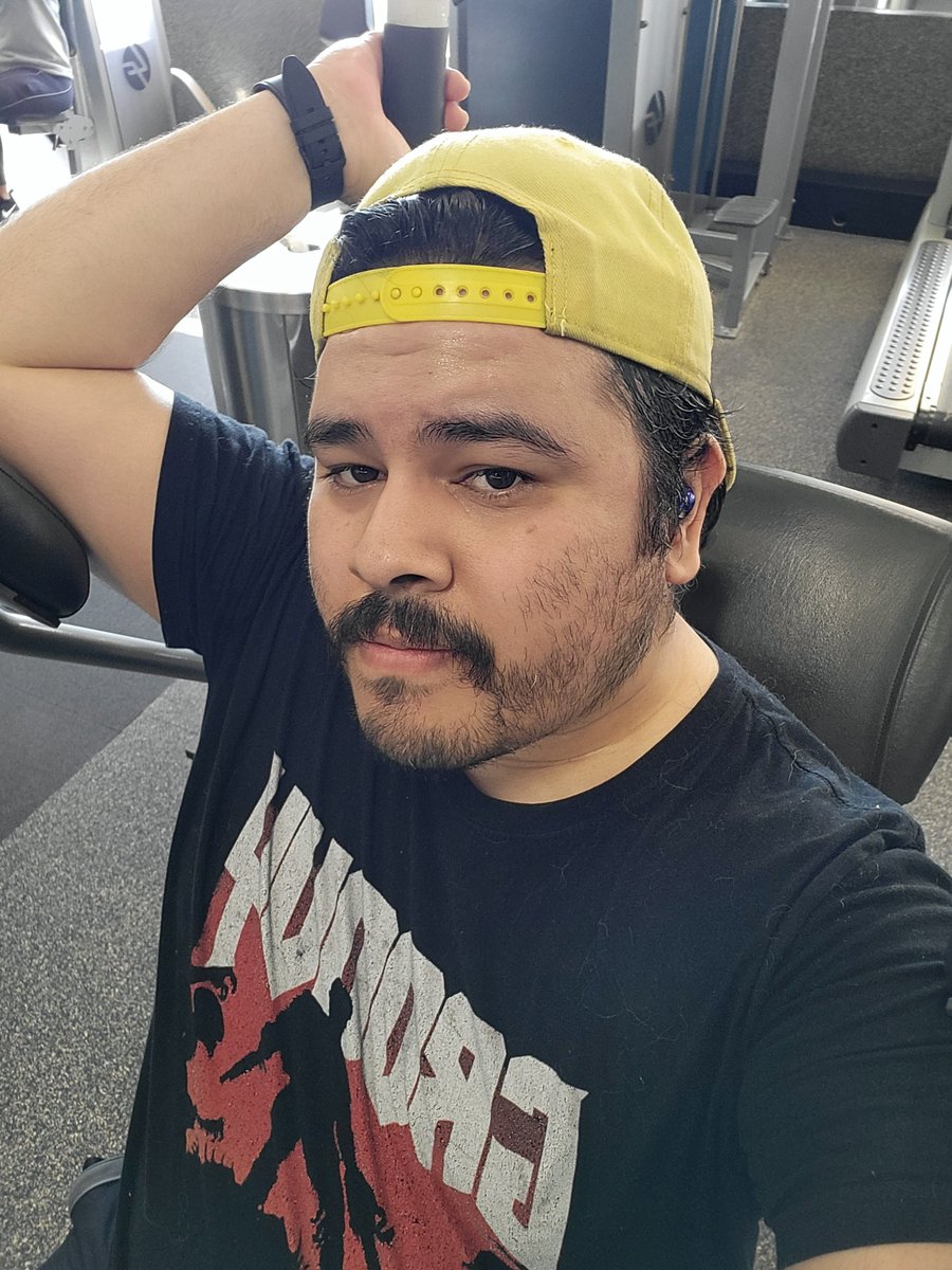 Syn4Pineapple's tweet photo. Day 2 and working on myself and building my routine back up, still hard on myself for letting myself go but sometimes you just have to start over #fitness #needtodobetter #pushingmyself #wantbetterhealth #outofshape https://t.co/6mwEoNHDPo