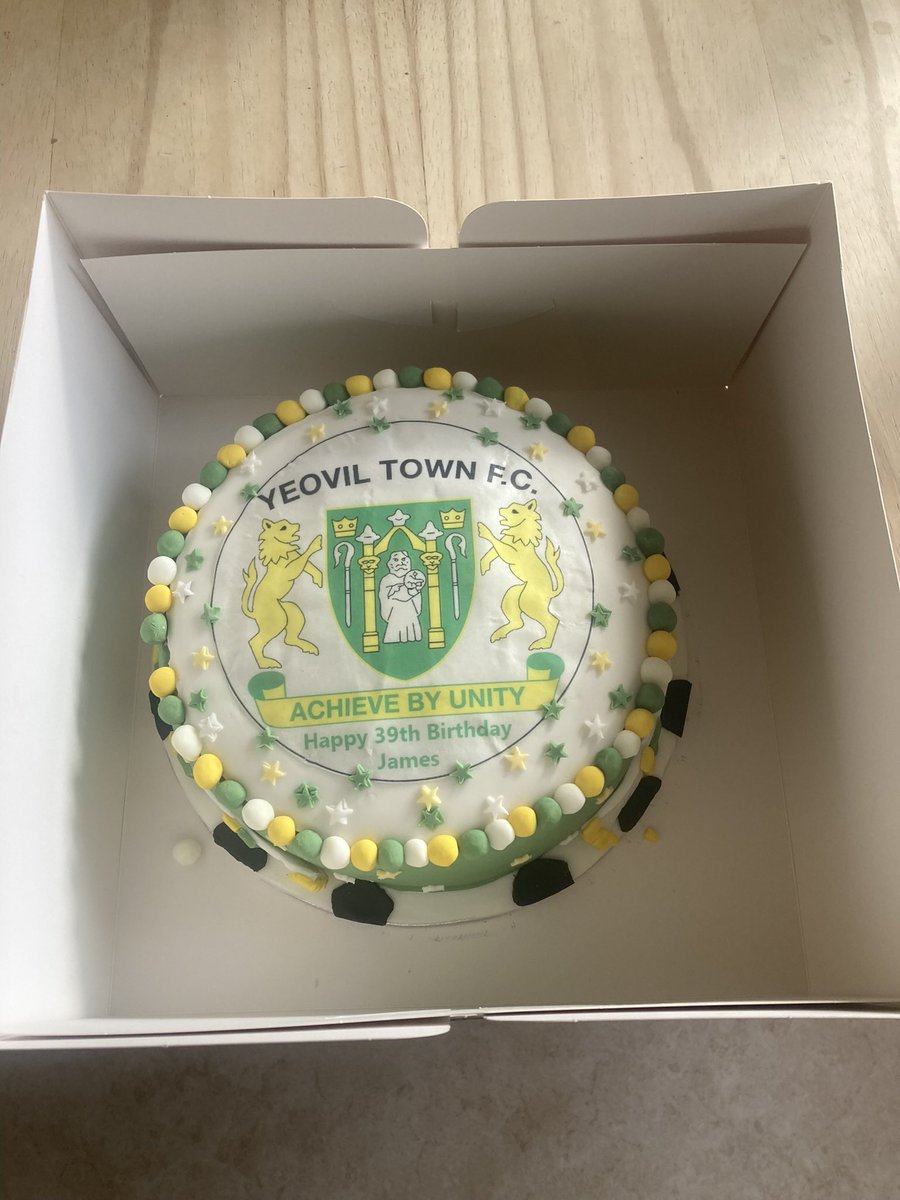 MajorCabell's tweet photo. @YTFC Yeovil Town cake for my birthday ⚽️🇳🇬🎂🍰👌🏼 https://t.co/sJpYpTurL8