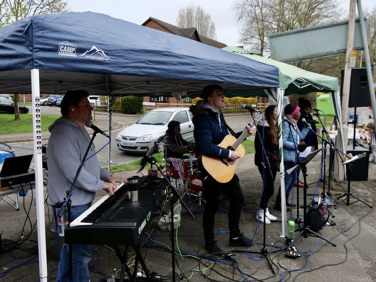 allnationselim's tweet photo. We enjoyed a great morning worshipping Jesus on the streets of Reading and supporting the runners of this year's Reading Half Marathon #readinghalf #readinghalfmarathon https://t.co/7IqmJ4tjX5