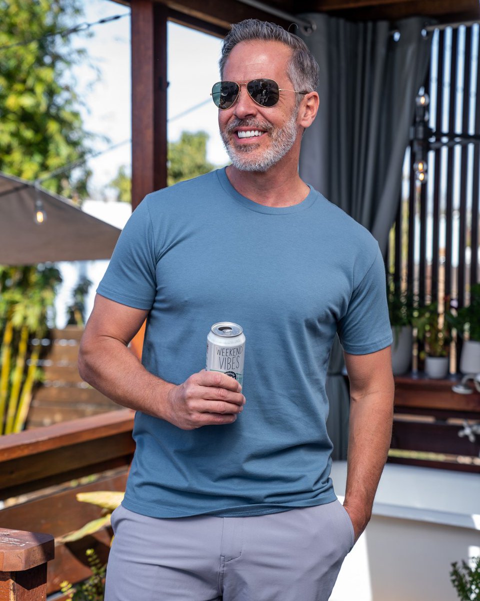 FreshCleanThrds's tweet photo. Wave hello to new color Ocean Blue. Like the ocean itself, this blue is deep, rich, and maybe even a little mysterious. Shop our latest spring color in five different styles — crew neck, v-neck, tall crew, polo, and short sleeve henley. #FreshCleanThreads
https://t.co/HF7dFdJMen https://t.co/tc8etDQb7w