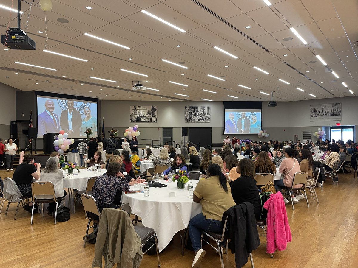 LAntonellis103's tweet photo. What a #Proud &amp; #Powerful Electrical #Tradeswomen event this morning at @IBEW103 Great Job Ladies! Especially @ReneeDoz for all her hard work on behalf of all our hardworking sisters!
 👊🏼👊🏽👊🏾 #LetsGetToWork #EmPoweringBoston #WePlugYouIn 🔌 https://t.co/jKPpGlXErj