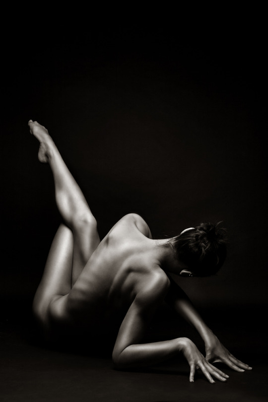 slawo19's tweet photo. "No Title 2" by #AndreBrito - #perfect #classic #blackandwhite #nude #womanact - technic, frame, pose, model - summary #wowow 🖤🖤🖤 https://t.co/7O4SZhVnoP