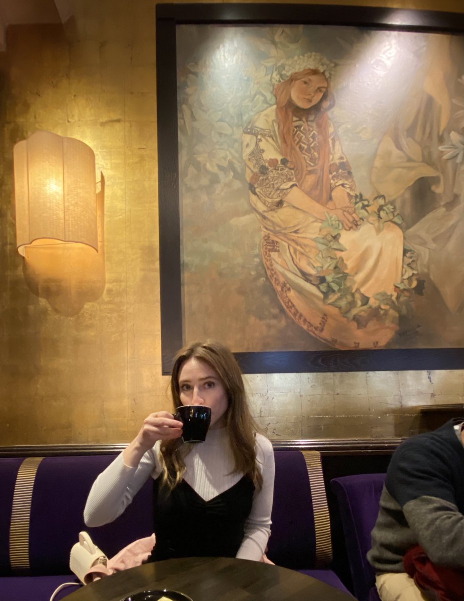harliechenderso's tweet photo. Dans un café à Saint Germaine https://t.co/HEESUHq3dn