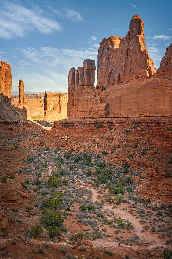 Park Avenue Arches National Park Moab Utah II! buff.ly/3KmBjvJ #arches #nationalpark #parkavenue #rockformations #canyon #landscapephotography #photography #AYearForArt #BuyIntoArt #ArtMatters #giftideas @joancarroll