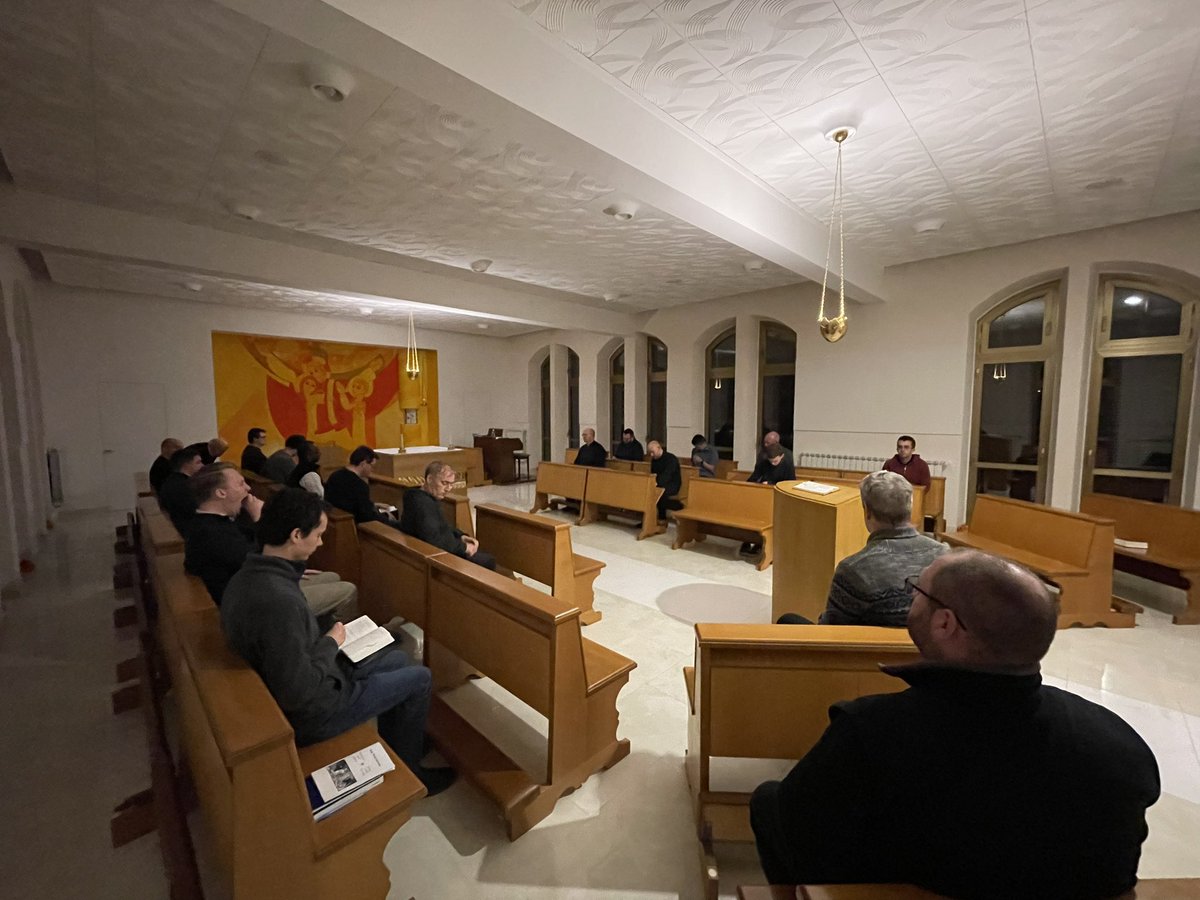 Scots College, Rome (@scotscollegeit) on Twitter photo Please pray for the seminarians from the <a href="/RColEscoceses/">Royal Scots College</a> and Pontifical Scots College, who started their Lenten retreat on Friday and will remain in silent prayer until Maundy Thursday. Please pray for the seminarians from the <a href="/RColEscoceses/">Royal Scots College</a> and Pontifical Scots College, who started their Lenten retreat on Friday and will remain in silent prayer until Maundy Thursday.