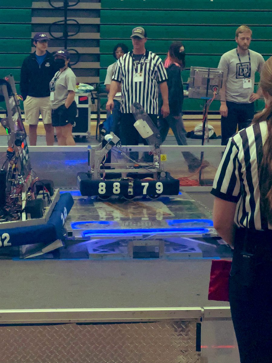 RedBIRDRoboticx's tweet photo. 📣Hey @DelValleISD, Team REDBird has made it to the @FIRSTinTexas qualifying event playoffs! 📣Wish us Luck! #frc8879 #frc5682 #frc4639 #DVProud 🦾@DVISD_DVHS #DVISD_Robotics https://t.co/DZWNDwYs0D