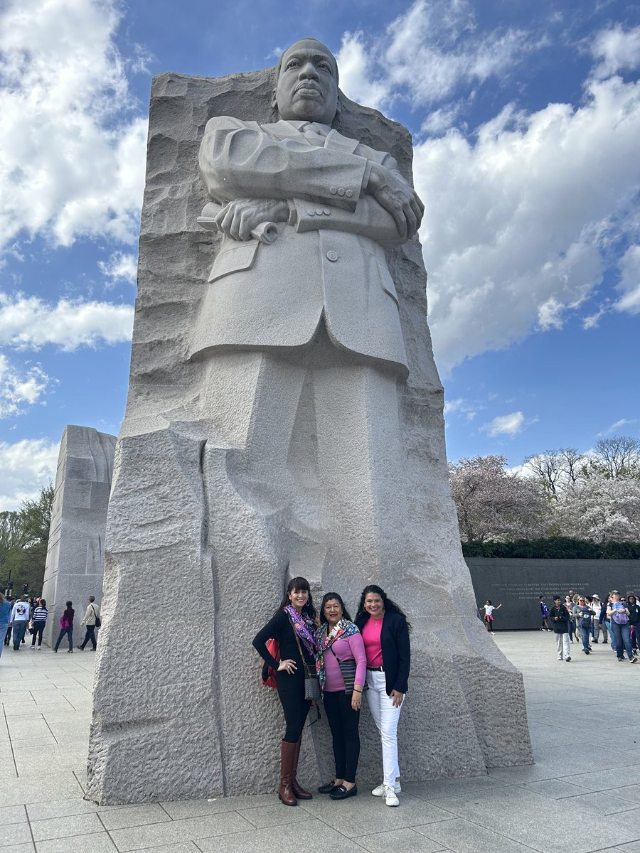 dreamelder's tweet photo. #megaawesome #famtime in DC!!! Got to do the 5k #CUCB2023, visit the @WhiteHouse Garden and the #MLK Statue &amp; cheer on @Montserrat_EDU for the 10 miler #megablessed https://t.co/5Yxy7DRtRb