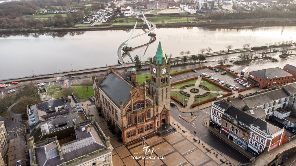 tmonaghanphotos's tweet photo. Derry's Guildhall

#Derry
#Guildhall
#GuildhallDerry
#AerialPhotography
#Photographer
#NorthernIreland https://t.co/1YNN0axH17