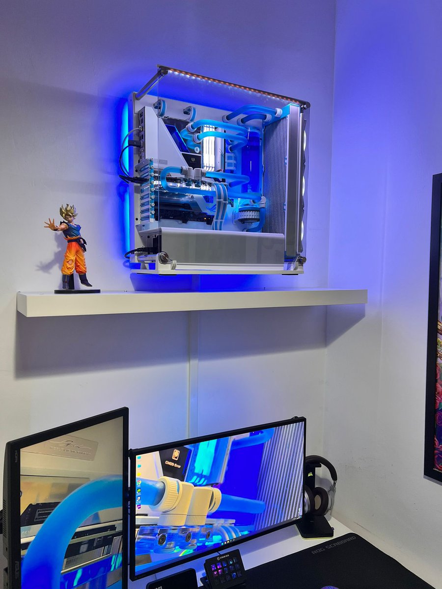 izan_off's tweet photo. Por fin acabado el set-up… No tiene ningún tipo de sentido lo bien que a quedado este ordenador. 😍😍 @PelucoJr @Thermaltake_ES @ASUSROGES @redcomputerbcn @NVIDIAGeForceES https://t.co/sDeVRE4lD4