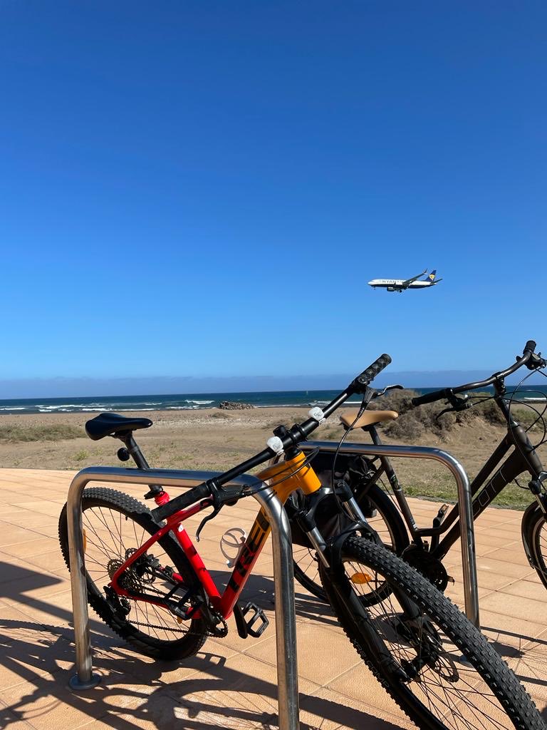 dirkencaroline's tweet photo. Fietsen op Lanzarote.   Ook gaaf. https://t.co/KpBwyYymJ1
