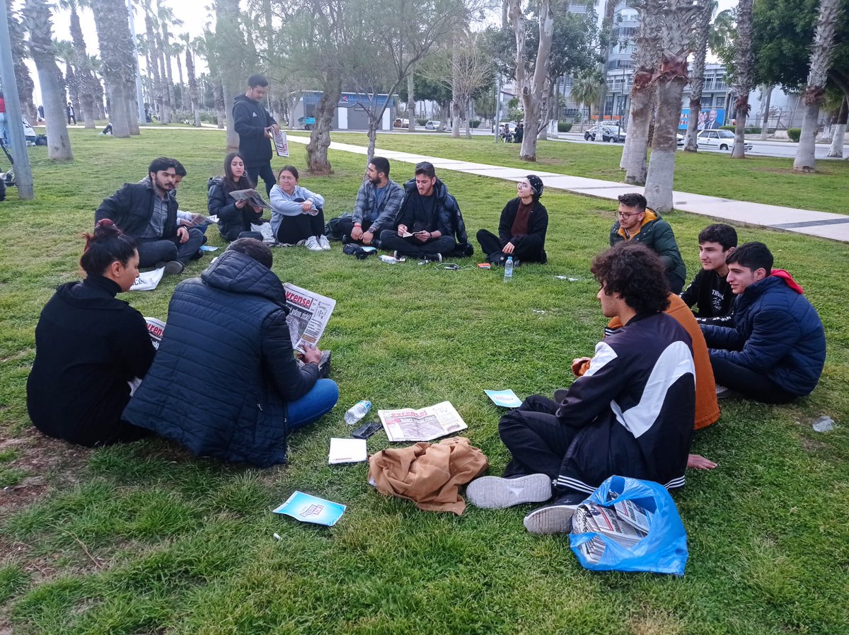 EmekMersin's tweet photo. Deprem ve seçimler olmak üzere iki ana başlığı tartıştığımız etkinliğimizi gerçekleştirdik. 
"Yaşadıklarını Unutma Geleceğin İçin Örgütlen." https://t.co/ARgcSJRMUt