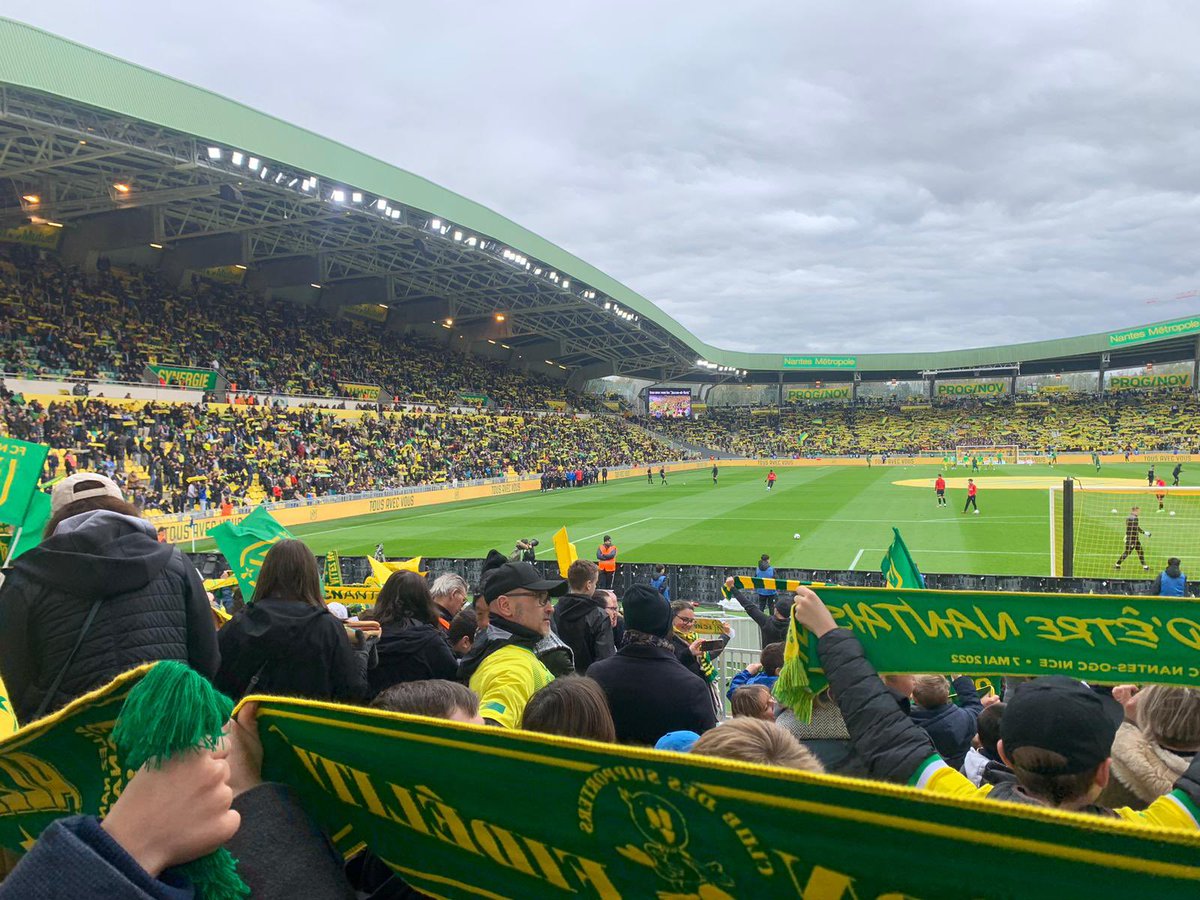 SAGofficiel's tweet photo. 𝗝𝗲𝘂𝗻𝗲𝘀

🌑 Pendant que l’équipe fanion jouait avec le palpitant de leurs supporters, 230 jeunes et moins jeunes étaient à la Beaujoire pour assister à la rencontre FC Nantes - Stade de Reims !

#SaintAubinGuerande 🌓 #SolidaritéAmbitionGénérosité https://t.co/Ct44EgmeR9