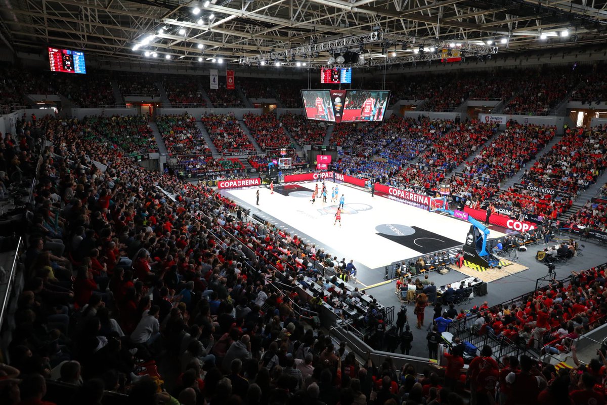 JLambanM's tweet photo. Brillantísima y esforzada victoria de @CasademontZGZ frente a un grandísimo rival, @CBAvenida. Qué emocionante y espectacular Final de la #CopaDeLaReinaLFEndesa, qué orgullo de equipo y qué punto de moral para el deporte aragonés de élite https://t.co/aF5Pptqnh5
