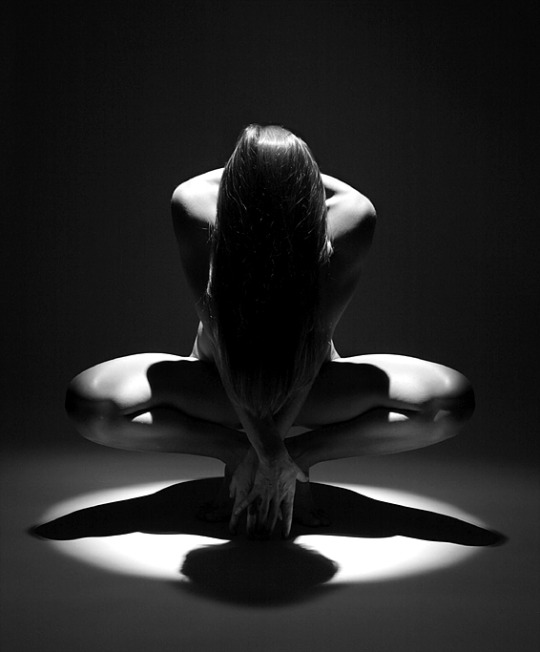 slawo19's tweet photo. "Zenital Light" by #AndreBrito - #perfect #classic #blackandwhite #nude #womanact - technic, frame, pose, model - summary #wowow 🖤🖤🖤 https://t.co/C916RZ4qpF
